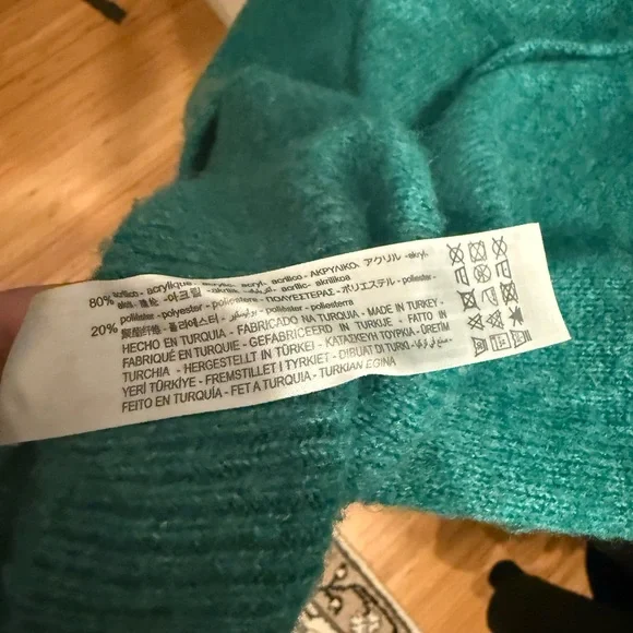 Zara Women's Green Sweater Small with jewel buttons - Picture 4 of 5